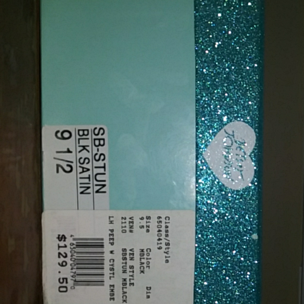 Betsy Johnson Peep toe